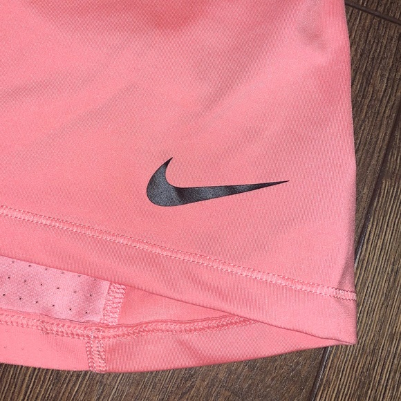 Nike Pro Tank - Picture 2 of 4